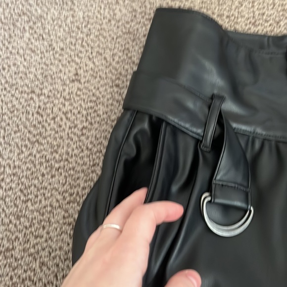 NWOT open exit high rise faux leather pants - Picture 4 of 6